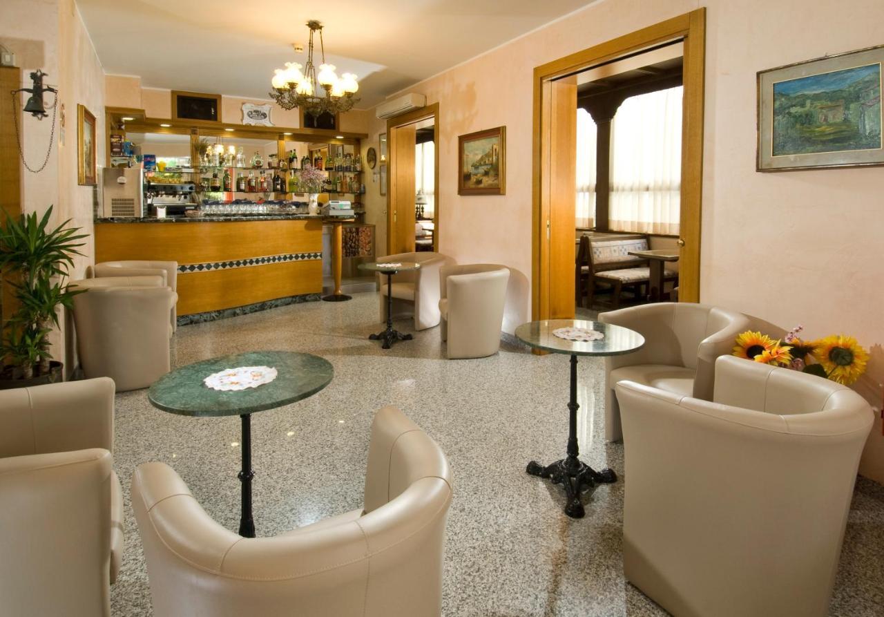 Hotel Casadei Rimini Exterior photo